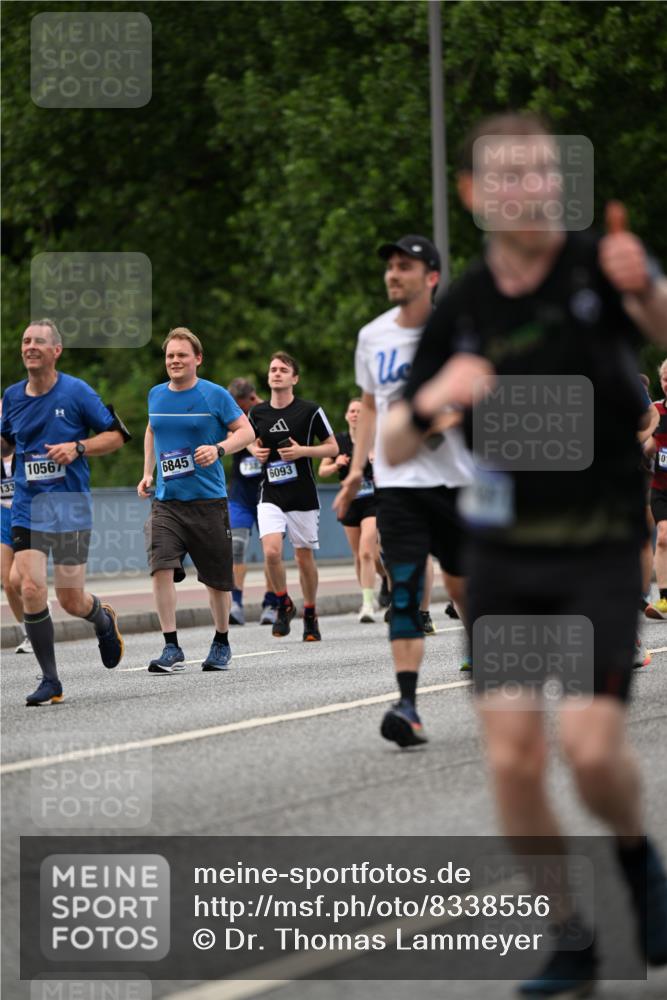 29.06.2025 - hella hamburg halbmarathon Dr. Thomas Lammeyer http://msf.ph/oto/8338556 29.06.2025 10:40:12 Kennedybrücke 1036, 1183, 1336, 1717, 2352, 2412, 2588, 2827, 3741, 3990, 4413, 4902, 5012, 5240, 5531, 6021, 6381, 6845, 6896, 7111, 7275, 7927, 8356, 8947, 10047, 10119, 10336, 10341, 10567, 11010, 11187, 11198, 11233 meine-sportfotos.de