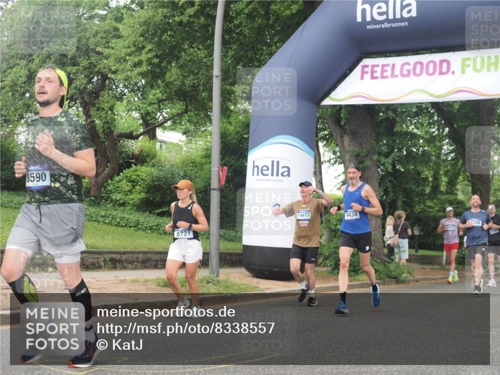 29.06.2025 - hella hamburg halbmarathon KatJ http://msf.ph/oto/8338557 29.06.2025 10:48:12 Zwischen KM18-KM19 1264, 8590, 8721 meine-sportfotos.de