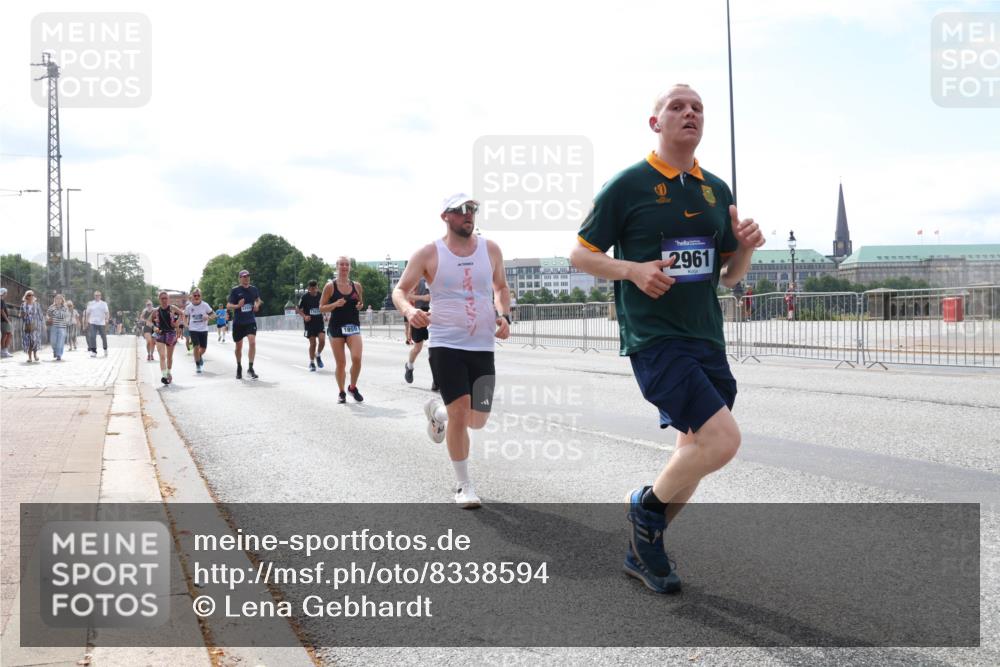 29.06.2025 - hella hamburg halbmarathon Lena Gebhardt http://msf.ph/oto/8338594 29.06.2025 10:13:24 Lombardsbrücke 1859, 2961, 1007, 1747, 1859, 2055, 2721, 2904, 2942, 2961, 3218, 3360, 3728, 3729, 4187, 4532, 4795, 4950, 5232, 5546, 6026, 6489, 6717, 6724, 7346, 7446, 7447, 7460, 7873, 7913, 8279, 8398, 8405, 8913, 9128, 9141, 9527, 9612, 10402, 12492, 12928, 12929, 13331, 13928, 14404, 15531, 15663, 15922, 16030, 16255, 16437, 16491, 17472, 17474, 17699, 17988, 18048, 18222, 18231, 18320, 18732 meine-sportfotos.de