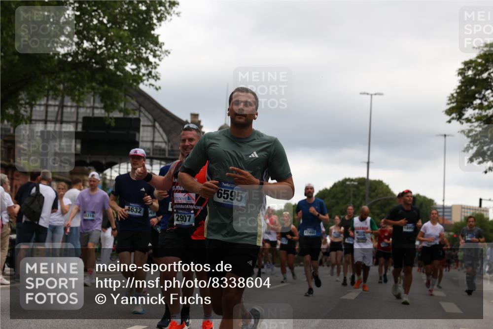 29.06.2025 - hella hamburg halbmarathon Yannick Fuchs http://msf.ph/oto/8338604 29.06.2025 10:52:02 20KM 1595, 1611, 2025, 2488, 2656, 2840, 2907, 3093, 3251, 3859, 4319, 4426, 4467, 4502, 4632, 4708, 4833, 5277, 5341, 5926, 6104, 6138, 6147, 6531, 6592, 6595, 7082, 7138, 7189, 8322, 8585, 9230, 9316, 9485, 10788, 11645, 12378, 12585, 12879, 13465, 13816, 13880, 14266, 14571, 15217, 15434, 15527, 16531, 17405, 17415, 17827, 18068, 18180, 18492, 18501, 18587, 18762, 18891 meine-sportfotos.de