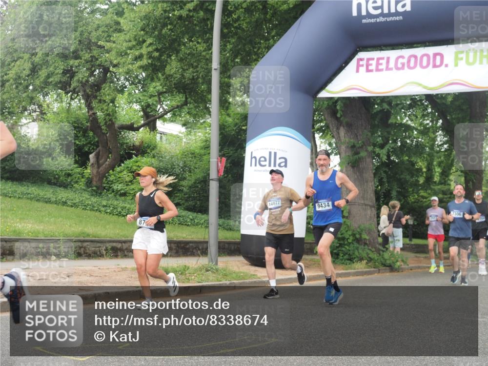 29.06.2025 - hella hamburg halbmarathon KatJ http://msf.ph/oto/8338674 29.06.2025 10:48:12 Zwischen KM18-KM19 1264, 8590, 8721 meine-sportfotos.de