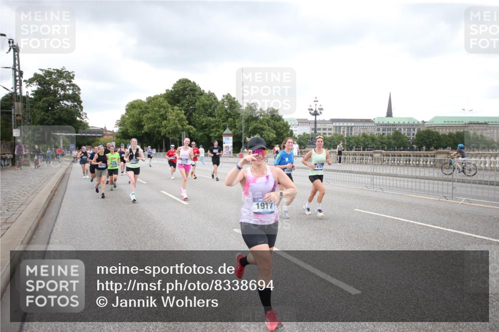 29.06.2025 - hella hamburg halbmarathon Jannik Wohlers http://msf.ph/oto/8338694 29.06.2025 10:55:06 Lombardsbrücke 1616, 1873, 1917, 3115, 3157, 3577, 4628, 5040, 5483, 5487, 7548, 7680, 8626, 9614, 9618, 9857, 9858, 10094, 10559, 10885, 11109, 12902, 13230, 14727, 15081, 15152, 16267, 16385, 16533, 16855, 17019, 17396, 18670, 18972 meine-sportfotos.de