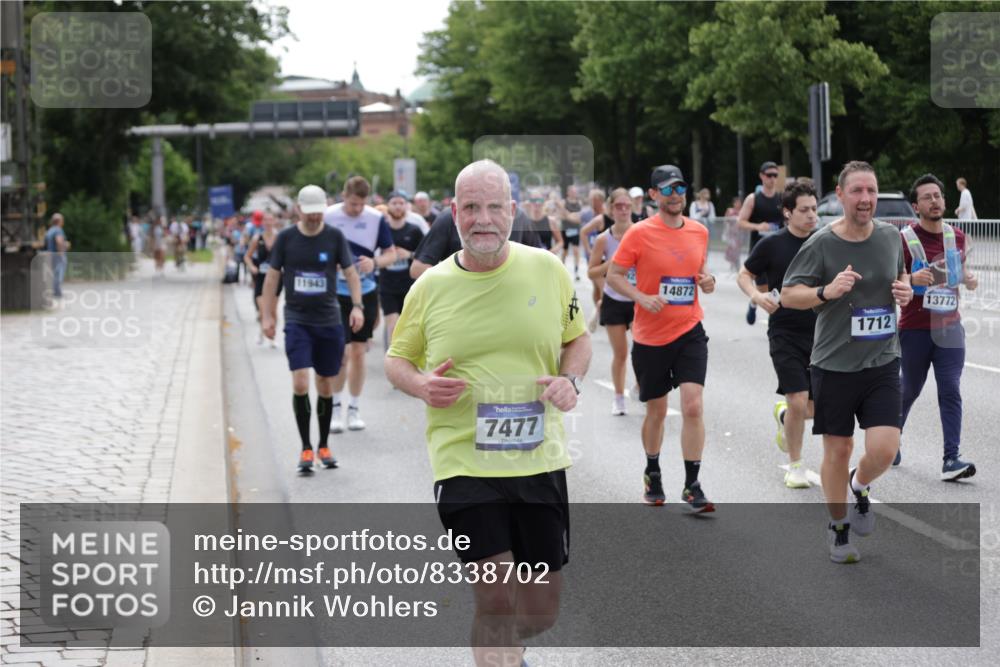 29.06.2025 - hella hamburg halbmarathon Jannik Wohlers http://msf.ph/oto/8338702 29.06.2025 10:41:27 Lombardsbrücke 1648, 1712, 3459, 3460, 4541, 4787, 5432, 6137, 6153, 6320, 6430, 6436, 6450, 6618, 6846, 7477, 7955, 7968, 8004, 8300, 8301, 8443, 8897, 8908, 9467, 9588, 10623, 11017, 11024, 11098, 11207, 11255, 11617, 11659, 11943, 12185, 12214, 12233, 12715, 12801, 12802, 13772, 14005, 14043, 14872, 14929, 14938, 15842, 15863, 16364, 16568, 17541, 18137, 18861, 18940, 18990, 19037, 19057 meine-sportfotos.de