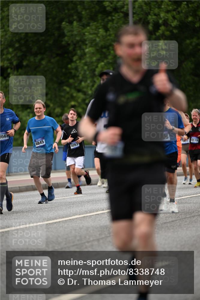 29.06.2025 - hella hamburg halbmarathon Dr. Thomas Lammeyer http://msf.ph/oto/8338748 29.06.2025 10:40:12 Kennedybrücke 1036, 1183, 1336, 1717, 2352, 2412, 2588, 2827, 3741, 3990, 4413, 4902, 5012, 5240, 5531, 6021, 6381, 6845, 6896, 7111, 7275, 7927, 8356, 8947, 10047, 10119, 10336, 10341, 10567, 11010, 11187, 11198, 11233 meine-sportfotos.de