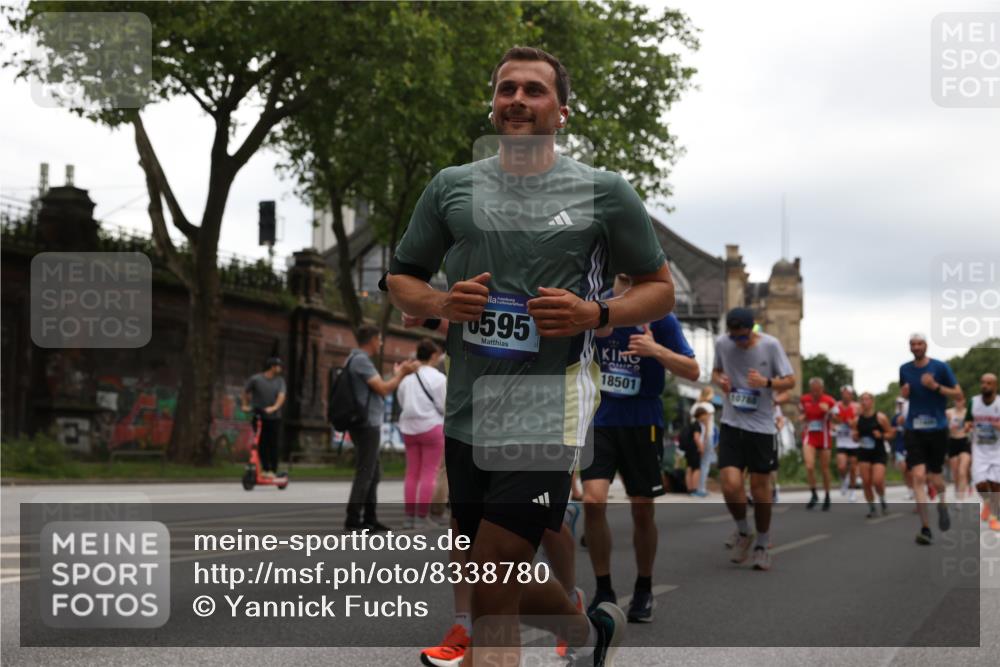29.06.2025 - hella hamburg halbmarathon Yannick Fuchs http://msf.ph/oto/8338780 29.06.2025 10:52:03 20KM 1595, 1611, 2025, 2488, 2656, 2840, 2907, 3093, 3251, 3859, 4319, 4426, 4467, 4502, 4632, 4708, 4833, 5277, 5341, 5926, 6104, 6138, 6147, 6531, 6592, 6595, 7082, 7138, 7189, 8322, 8585, 9230, 9316, 9485, 10788, 11645, 12378, 12585, 12879, 13465, 13816, 13880, 14266, 14571, 15217, 15434, 15527, 16531, 17405, 17415, 17827, 18068, 18180, 18492, 18501, 18587, 18762, 18891 meine-sportfotos.de
