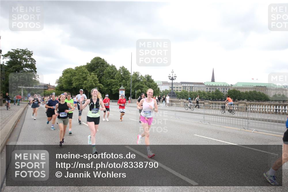29.06.2025 - hella hamburg halbmarathon Jannik Wohlers http://msf.ph/oto/8338790 29.06.2025 10:55:07 Lombardsbrücke 1616, 1873, 1917, 3115, 3157, 3244, 3577, 4628, 5040, 5483, 5487, 7548, 7680, 8527, 8626, 9614, 9618, 9857, 9858, 10094, 10559, 10885, 11109, 12902, 14727, 15081, 16267, 16385, 16533, 16855, 17019, 17396, 18670, 18972 meine-sportfotos.de