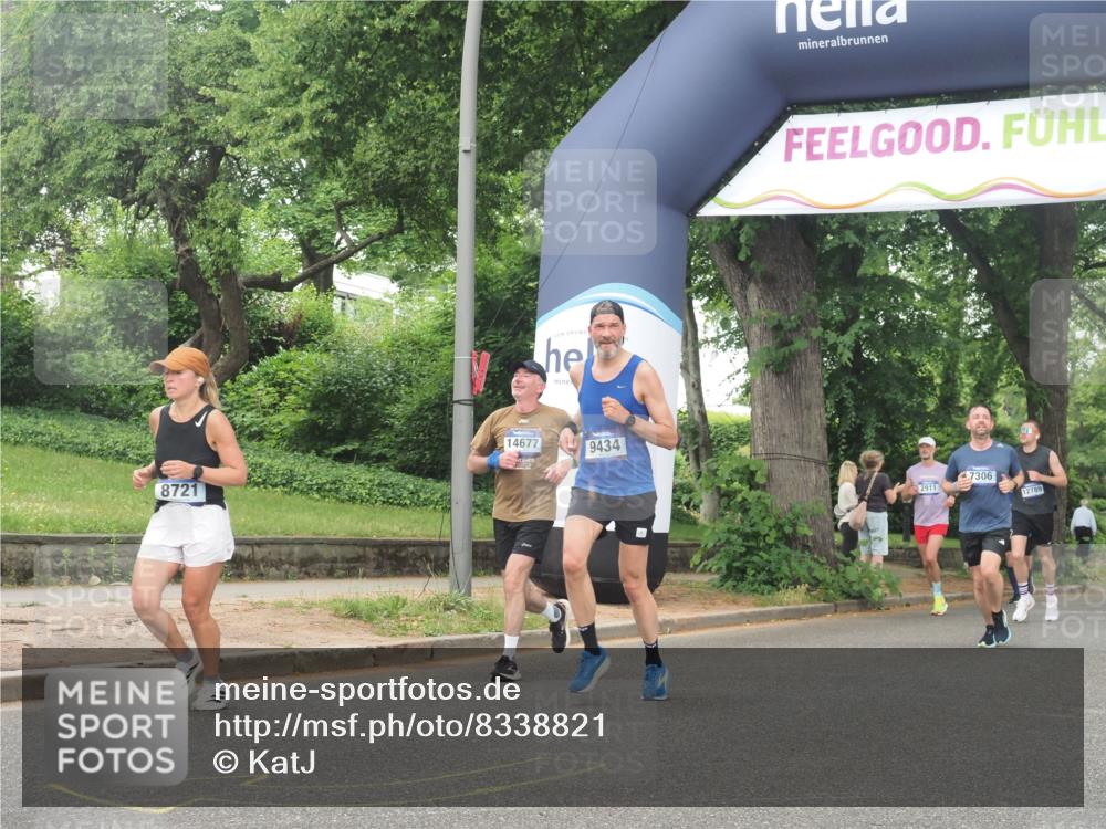 29.06.2025 - hella hamburg halbmarathon KatJ http://msf.ph/oto/8338821 29.06.2025 10:48:12 Zwischen KM18-KM19 1264, 8590, 8721 meine-sportfotos.de