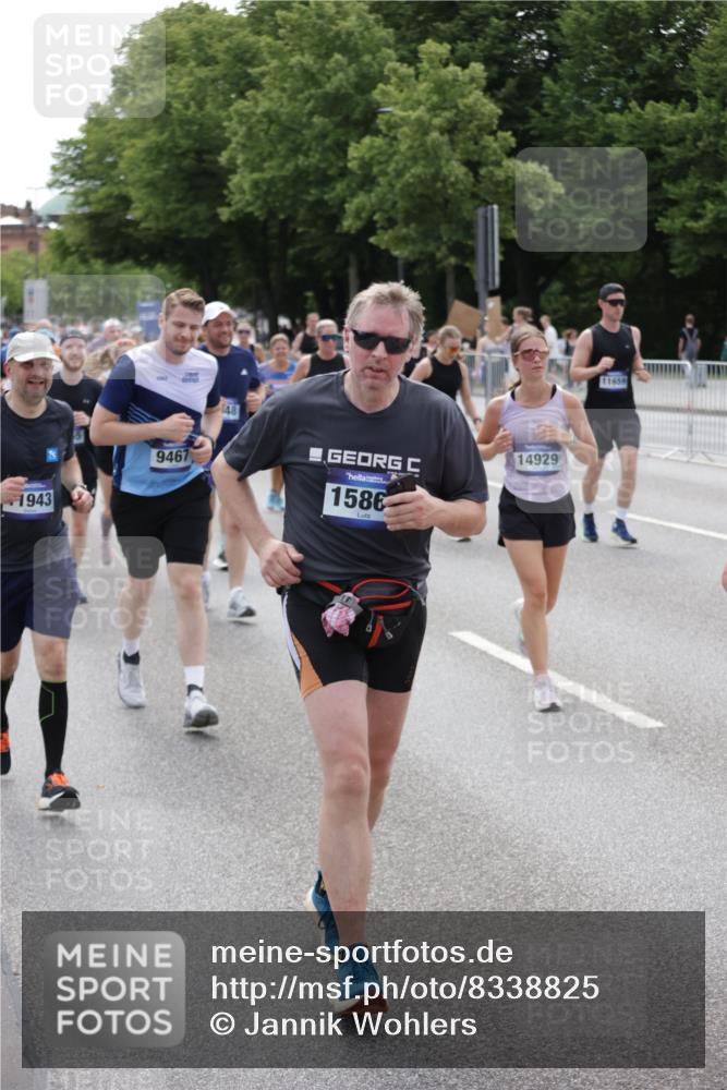 29.06.2025 - hella hamburg halbmarathon Jannik Wohlers http://msf.ph/oto/8338825 29.06.2025 10:41:29 Lombardsbrücke 1039, 1648, 1712, 3326, 3459, 3460, 3568, 4541, 4735, 4736, 4787, 5432, 6137, 6153, 6320, 6430, 6436, 6618, 6846, 7477, 7955, 7968, 8300, 8301, 8443, 8897, 8908, 9223, 9467, 9588, 10623, 11017, 11024, 11098, 11207, 11617, 11659, 11943, 12185, 12214, 12233, 12715, 12801, 12802, 13772, 14005, 14043, 14486, 14872, 14929, 14938, 15842, 15863, 16364, 16743, 17423, 17541, 18137, 18940, 19037, 19057 meine-sportfotos.de