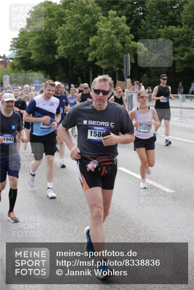 29.06.2025 - hella hamburg halbmarathon Jannik Wohlers http://msf.ph/oto/8338836 29.06.2025 10:41:29 Lombardsbrücke 1039, 1648, 1712, 3326, 3459, 3460, 3568, 4541, 4735, 4736, 4787, 5432, 6137, 6153, 6320, 6430, 6436, 6618, 6846, 7477, 7955, 7968, 8300, 8301, 8443, 8897, 8908, 9223, 9467, 9588, 10623, 11017, 11024, 11098, 11207, 11617, 11659, 11943, 12185, 12214, 12233, 12715, 12801, 12802, 13772, 14005, 14043, 14486, 14872, 14929, 14938, 15842, 15863, 16364, 16743, 17423, 17541, 18137, 18940, 19037, 19057 meine-sportfotos.de