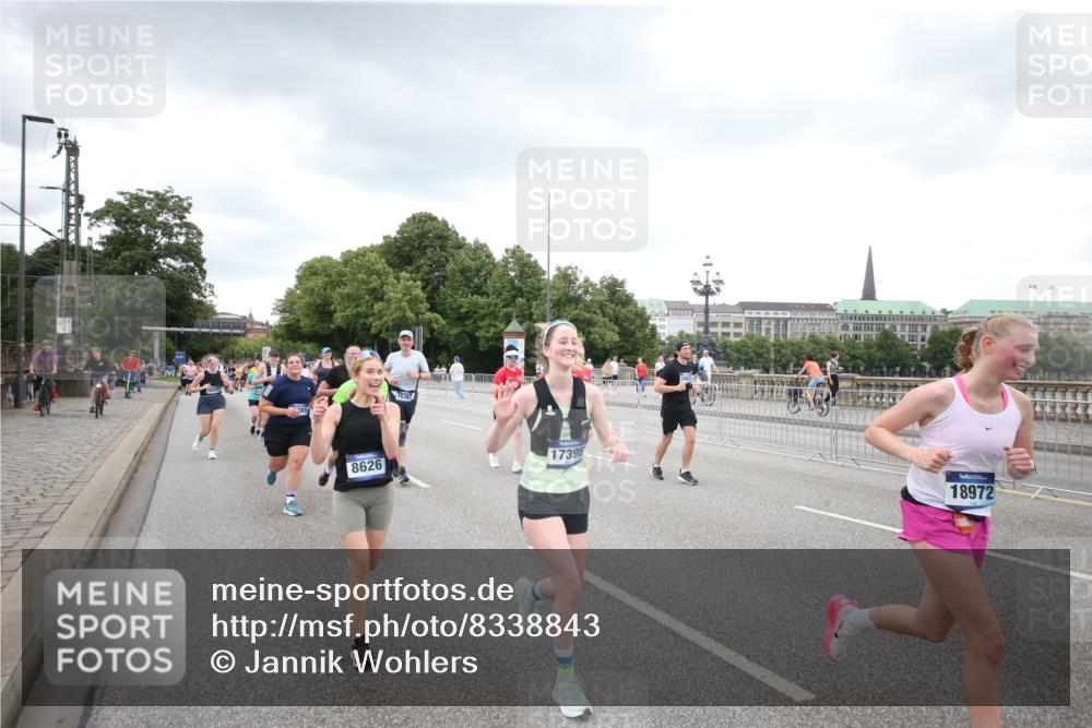 29.06.2025 - hella hamburg halbmarathon Jannik Wohlers http://msf.ph/oto/8338843 29.06.2025 10:55:08 Lombardsbrücke 1616, 1873, 1917, 3115, 3157, 3244, 3577, 5483, 5487, 7548, 7680, 8527, 8626, 9614, 9618, 9857, 9858, 10094, 10559, 10593, 10885, 11109, 12902, 14727, 15081, 16267, 16385, 16533, 16855, 16926, 17019, 17396, 18670, 18972 meine-sportfotos.de