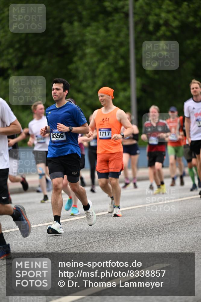 29.06.2025 - hella hamburg halbmarathon Dr. Thomas Lammeyer http://msf.ph/oto/8338857 29.06.2025 10:40:14 Kennedybrücke 1036, 1102, 1183, 1284, 1336, 1717, 2352, 2588, 2827, 3243, 3741, 3990, 4413, 4902, 5012, 5240, 5531, 6021, 6381, 6845, 6896, 7111, 7275, 7927, 8356, 8947, 10047, 10119, 10336, 10341, 10567, 11010, 11187, 11198, 11233 meine-sportfotos.de