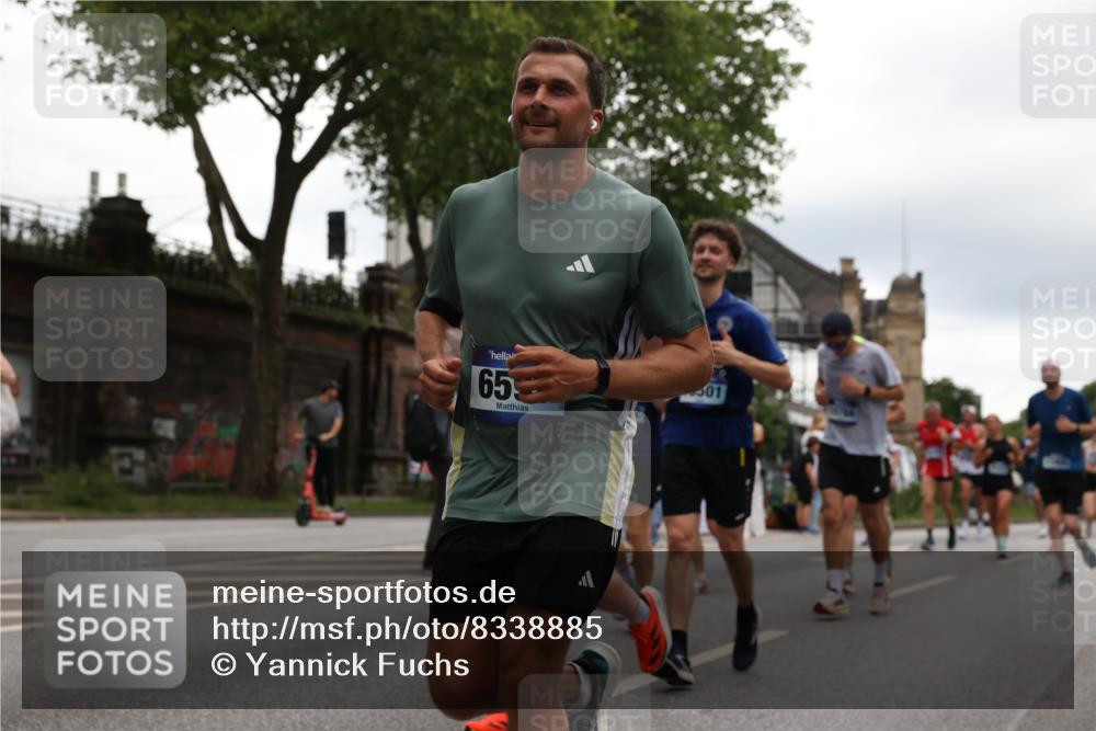 29.06.2025 - hella hamburg halbmarathon Yannick Fuchs http://msf.ph/oto/8338885 29.06.2025 10:52:03 20KM 1595, 1611, 2025, 2488, 2656, 2840, 2907, 3093, 3251, 3859, 4319, 4426, 4467, 4502, 4632, 4708, 4833, 5277, 5341, 5926, 6104, 6138, 6147, 6531, 6592, 6595, 7082, 7138, 7189, 8322, 8585, 9230, 9316, 9485, 10788, 11645, 12378, 12585, 12879, 13465, 13816, 13880, 14266, 14571, 15217, 15434, 15527, 16531, 17405, 17415, 17827, 18068, 18180, 18492, 18501, 18587, 18762, 18891 meine-sportfotos.de