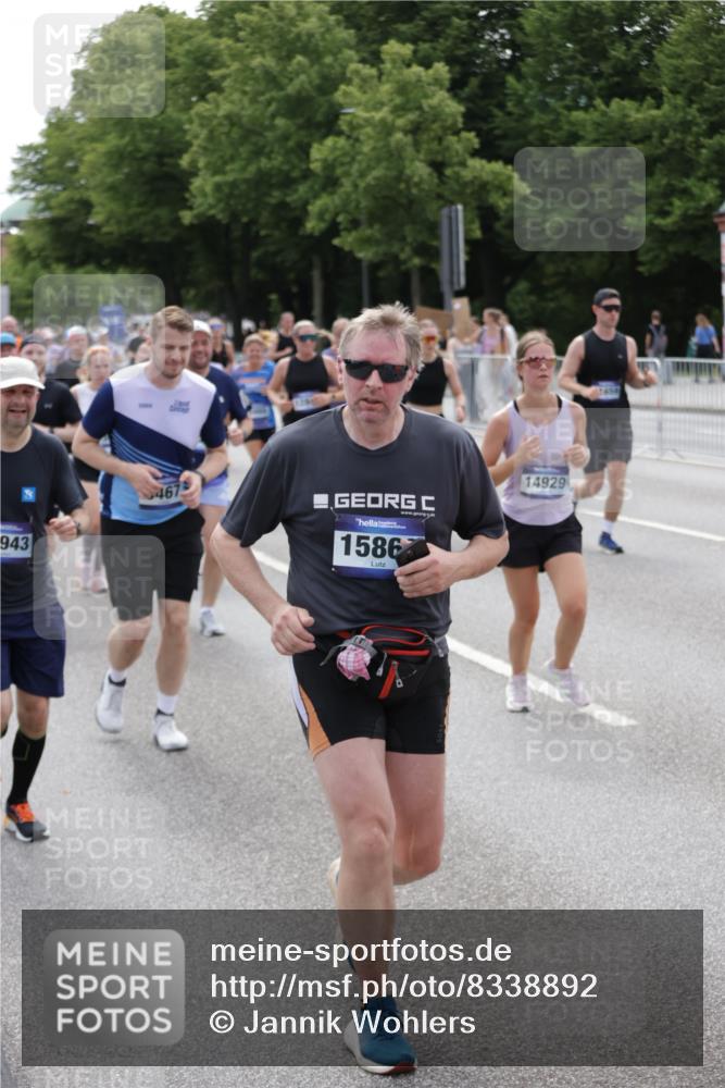 29.06.2025 - hella hamburg halbmarathon Jannik Wohlers http://msf.ph/oto/8338892 29.06.2025 10:41:29 Lombardsbrücke 1039, 1648, 1712, 3326, 3459, 3460, 3568, 4541, 4735, 4736, 4787, 5432, 6137, 6153, 6320, 6430, 6436, 6618, 6846, 7477, 7955, 7968, 8300, 8301, 8443, 8897, 8908, 9223, 9467, 9588, 10623, 11017, 11024, 11098, 11207, 11617, 11659, 11943, 12185, 12214, 12233, 12715, 12801, 12802, 13772, 14005, 14043, 14486, 14872, 14929, 14938, 15842, 15863, 16364, 16743, 17423, 17541, 18137, 18940, 19037, 19057 meine-sportfotos.de