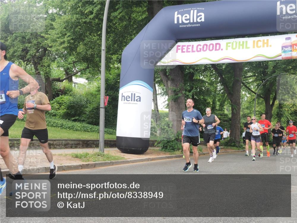 29.06.2025 - hella hamburg halbmarathon KatJ http://msf.ph/oto/8338949 29.06.2025 10:48:13 Zwischen KM18-KM19 1264, 8590, 8721 meine-sportfotos.de