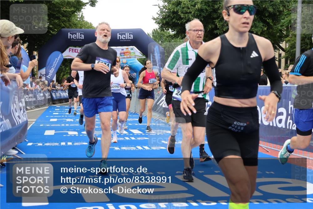 29.06.2025 - hella hamburg halbmarathon Strokosch-Dieckow http://msf.ph/oto/8338991 29.06.2025 10:53:59 Ziel 1151, 1410, 1815, 2432, 3096, 3208, 3209, 6356, 6374, 6481, 6581, 7395, 7918, 7973, 8394, 9032, 11499, 11789, 12379, 13032, 13869, 14175, 16477, 16871, 17348, 18308, 18831, 18879 meine-sportfotos.de