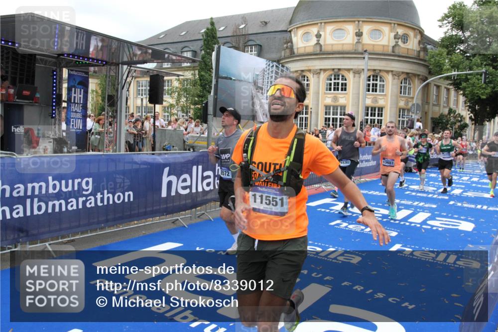 29.06.2025 - hella hamburg halbmarathon Michael Strokosch http://msf.ph/oto/8339012 29.06.2025 10:51:01 Ziel 1466, 1630, 2207, 3654, 7369, 8117, 8205, 8572, 10215, 11551, 12778, 13008, 13687, 14125, 15362, 15395, 15643, 16285, 17221, 18350 meine-sportfotos.de