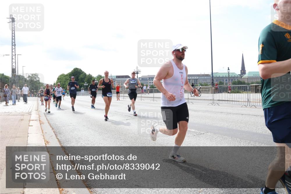 29.06.2025 - hella hamburg halbmarathon Lena Gebhardt http://msf.ph/oto/8339042 29.06.2025 10:13:24 Lombardsbrücke 1859, 7346, 1007, 1747, 1859, 2055, 2721, 2904, 2942, 2961, 3218, 3360, 3728, 3729, 4187, 4532, 4795, 4950, 5232, 5546, 6026, 6489, 6717, 6724, 7346, 7446, 7447, 7460, 7873, 7913, 8279, 8398, 8405, 8913, 9128, 9141, 9527, 9612, 10402, 12492, 12928, 12929, 13331, 13928, 14404, 15531, 15663, 15922, 16030, 16255, 16437, 16491, 17472, 17474, 17699, 17988, 18048, 18222, 18231, 18320, 18732 meine-sportfotos.de