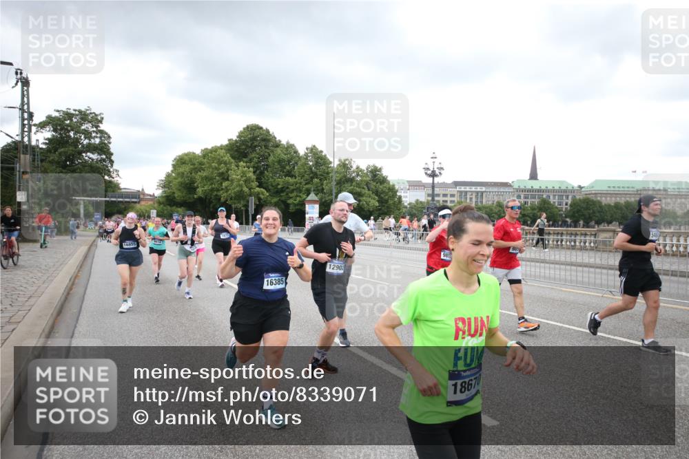 29.06.2025 - hella hamburg halbmarathon Jannik Wohlers http://msf.ph/oto/8339071 29.06.2025 10:55:10 Lombardsbrücke 1616, 1873, 1917, 3101, 3115, 3244, 5220, 5222, 5483, 5487, 5575, 7548, 7680, 8527, 8626, 9614, 9618, 9857, 9858, 9956, 10094, 10559, 10593, 10885, 11109, 12695, 12902, 14727, 15081, 15116, 15289, 16267, 16336, 16385, 16855, 16926, 17019, 17392, 17396, 18670, 18972 meine-sportfotos.de