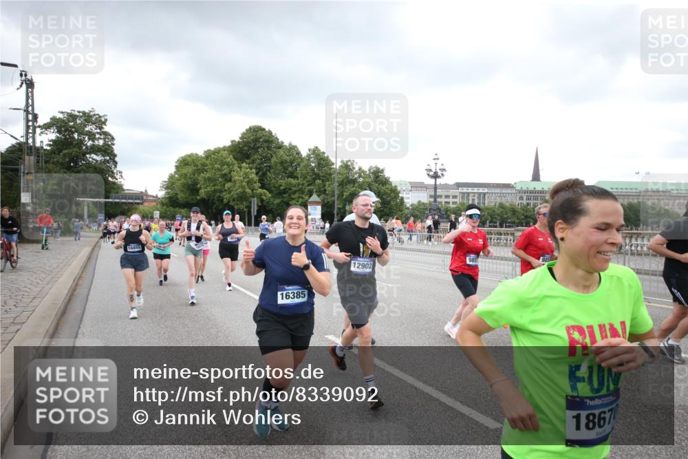 29.06.2025 - hella hamburg halbmarathon Jannik Wohlers http://msf.ph/oto/8339092 29.06.2025 10:55:10 Lombardsbrücke 1616, 1873, 1917, 3101, 3115, 3244, 5220, 5222, 5483, 5487, 5575, 7548, 7680, 8527, 8626, 9614, 9618, 9857, 9858, 9956, 10094, 10559, 10593, 10885, 11109, 12695, 12902, 14727, 15081, 15116, 15289, 16267, 16336, 16385, 16855, 16926, 17019, 17392, 17396, 18670, 18972 meine-sportfotos.de