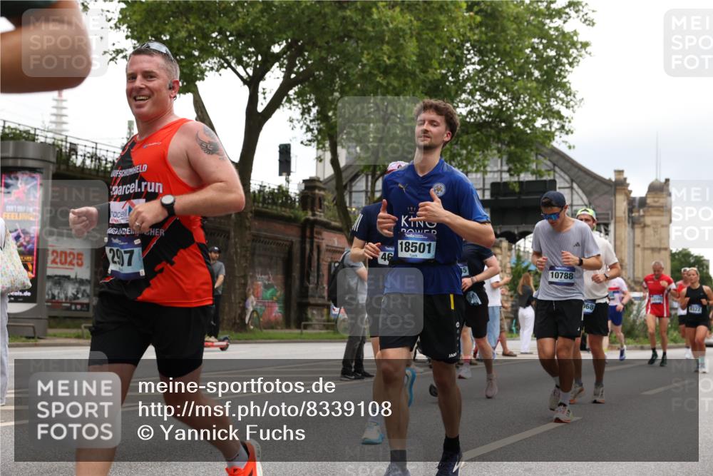 29.06.2025 - hella hamburg halbmarathon Yannick Fuchs http://msf.ph/oto/8339108 29.06.2025 10:52:03 20KM 1595, 1611, 2025, 2488, 2656, 2840, 2907, 3093, 3251, 3859, 4319, 4426, 4467, 4502, 4632, 4708, 4833, 5277, 5341, 5926, 6104, 6138, 6147, 6531, 6592, 6595, 7082, 7138, 7189, 8322, 8585, 9230, 9316, 9485, 10788, 11645, 12378, 12585, 12879, 13465, 13816, 13880, 14266, 14571, 15217, 15434, 15527, 16531, 17405, 17415, 17827, 18068, 18180, 18492, 18501, 18587, 18762, 18891 meine-sportfotos.de