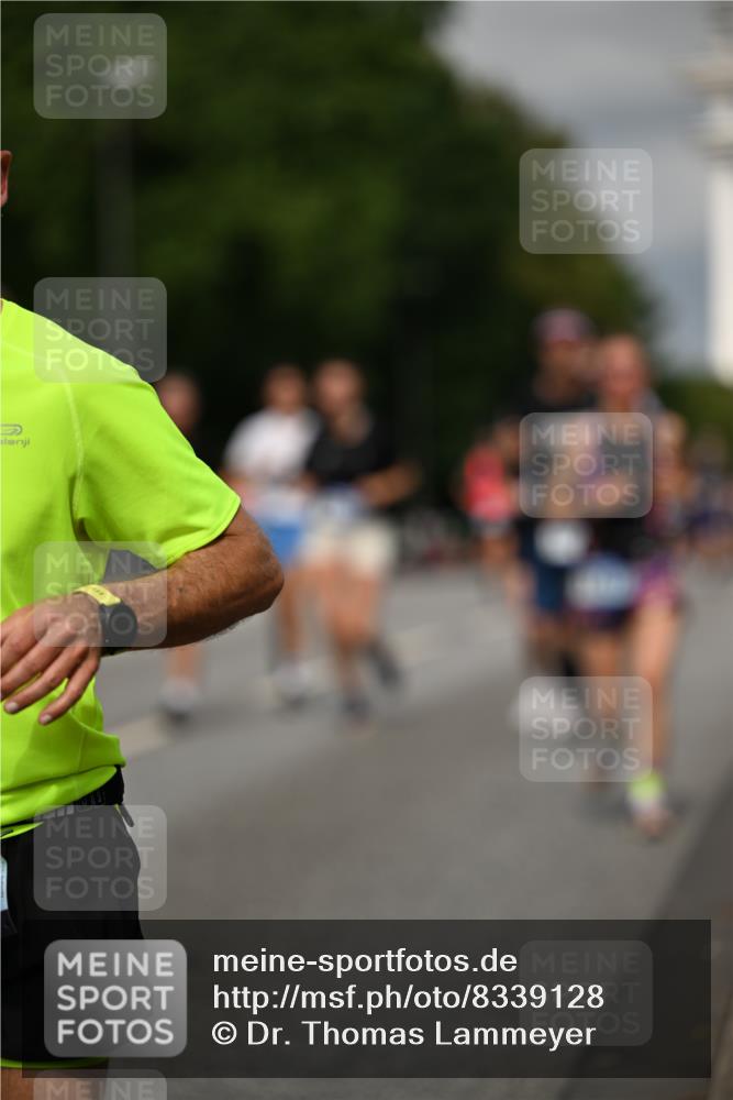 29.06.2025 - hella hamburg halbmarathon Dr. Thomas Lammeyer http://msf.ph/oto/8339128 29.06.2025 10:17:55 Kennedybrücke 1194, 1747, 1939, 2891, 4001, 4032, 4795, 4962, 5631, 5719, 6089, 7462, 7913, 8001, 8673, 9141, 9631, 9845, 9886, 10442, 10443, 11355 meine-sportfotos.de