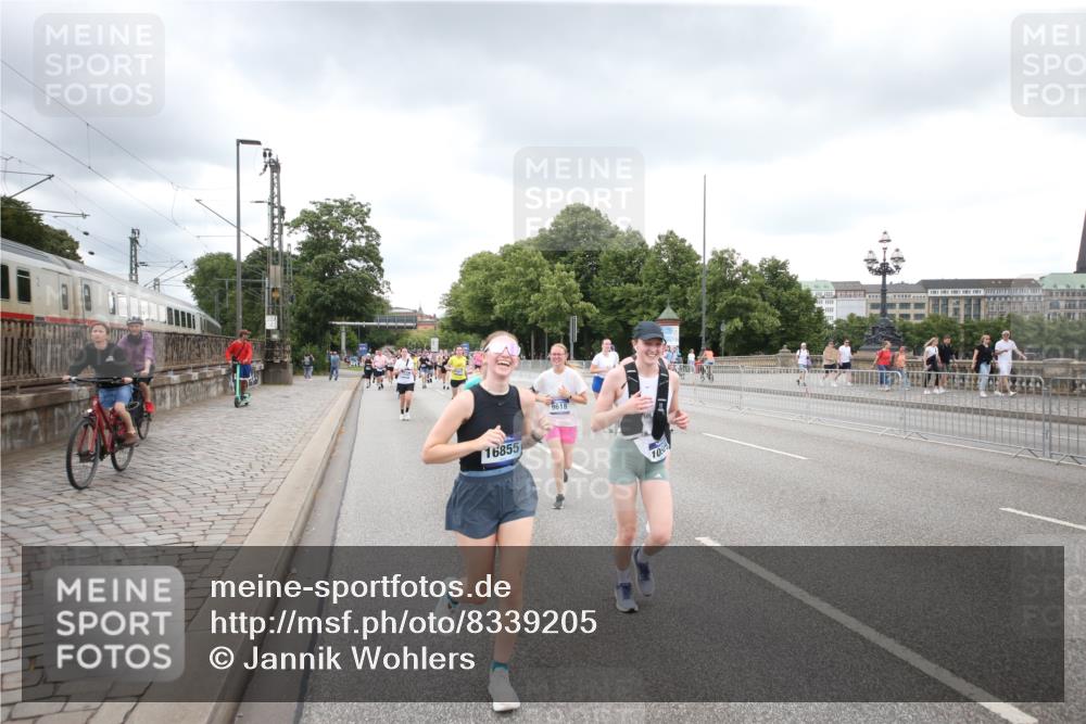 29.06.2025 - hella hamburg halbmarathon Jannik Wohlers http://msf.ph/oto/8339205 29.06.2025 10:55:12 Lombardsbrücke 1616, 1873, 1917, 3101, 3244, 5220, 5222, 5487, 5575, 7548, 7680, 8527, 8626, 8648, 9614, 9618, 9857, 9858, 9956, 10094, 10436, 10438, 10559, 10593, 10885, 12695, 12902, 13504, 14727, 15081, 15116, 15289, 16267, 16336, 16651, 16768, 16855, 16926, 17019, 17392, 17396, 18670, 18907, 18972 meine-sportfotos.de