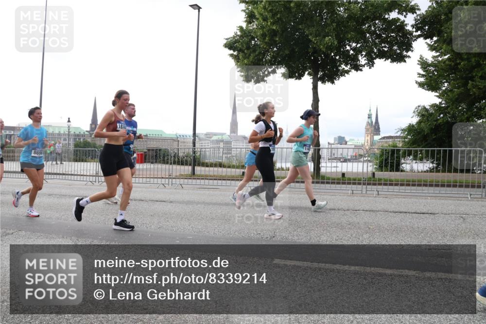 29.06.2025 - hella hamburg halbmarathon Lena Gebhardt http://msf.ph/oto/8339214 29.06.2025 10:38:12 Lombardsbrücke 8696, 1576, 114, 1196, 1394, 1457, 1475, 1578, 1596, 1742, 1791, 1799, 1901, 1966, 1985, 2113, 2151, 2498, 2786, 3010, 3094, 3095, 3242, 3246, 3286, 3338, 3635, 3636, 3716, 3777, 3841, 3880, 4139, 4155, 4159, 4414, 4883, 4921, 5085, 5089, 5139, 5155, 5300, 5522, 5713, 5735, 6199, 6200, 6362, 6697, 6751, 6930, 7117, 7118, 7165, 7244, 7321, 7552, 7629, 7696, 7868, 7914, 8985, 9247, 9288, 9895, 10159, 10836, 11087, 11543 meine-sportfotos.de