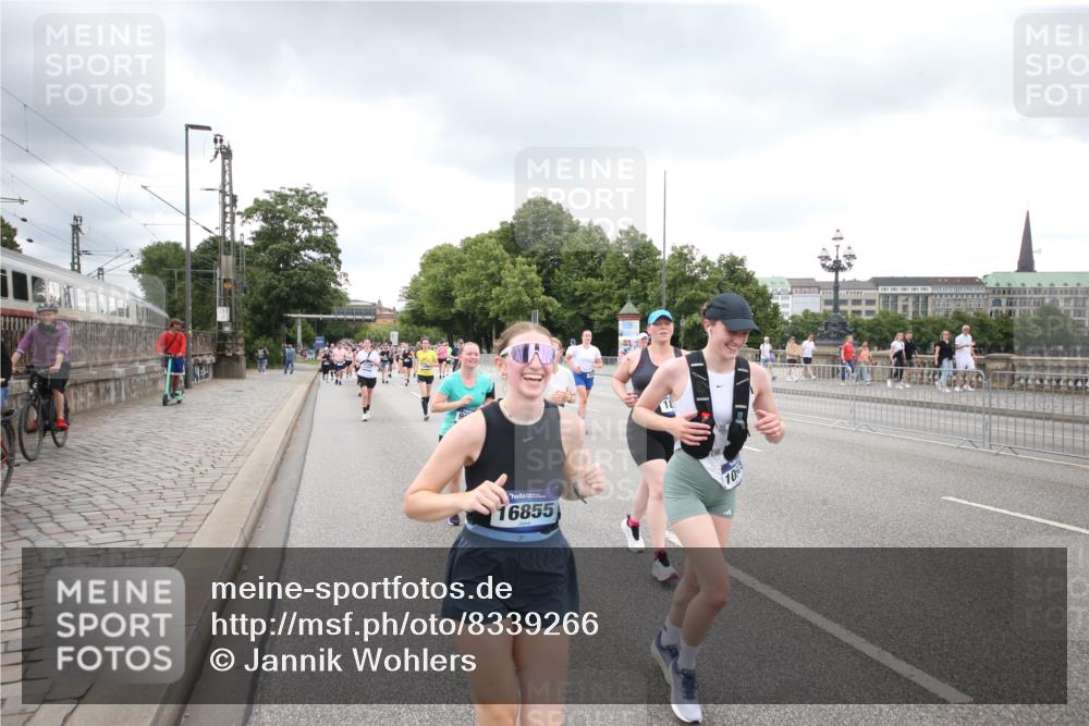 29.06.2025 - hella hamburg halbmarathon Jannik Wohlers http://msf.ph/oto/8339266 29.06.2025 10:55:12 Lombardsbrücke 1616, 1873, 1917, 3101, 3244, 5220, 5222, 5487, 5575, 7548, 7680, 8527, 8626, 8648, 9614, 9618, 9857, 9858, 9956, 10094, 10436, 10438, 10559, 10593, 10885, 12695, 12902, 13504, 14727, 15081, 15116, 15289, 16267, 16336, 16651, 16768, 16855, 16926, 17019, 17392, 17396, 18670, 18907, 18972 meine-sportfotos.de