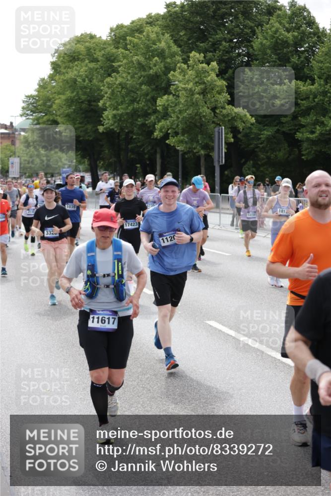 29.06.2025 - hella hamburg halbmarathon Jannik Wohlers http://msf.ph/oto/8339272 29.06.2025 10:41:36 Lombardsbrücke 1039, 1648, 1712, 1752, 2145, 2523, 2974, 3276, 3326, 3459, 3460, 3568, 4329, 4735, 4736, 5671, 6136, 6137, 6153, 6320, 6430, 6436, 6837, 6846, 7955, 8443, 8908, 9008, 9223, 9467, 10027, 10623, 11017, 11024, 11207, 11617, 11659, 11840, 11841, 12162, 12682, 12715, 12725, 12801, 12802, 13715, 13772, 14043, 14129, 14158, 14381, 14486, 14530, 14872, 14929, 15311, 15863, 16743, 17423, 17541, 18137, 18940 meine-sportfotos.de
