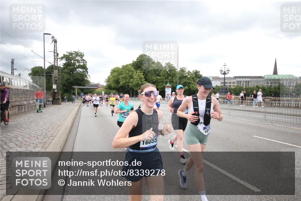 29.06.2025 - hella hamburg halbmarathon Jannik Wohlers http://msf.ph/oto/8339278 29.06.2025 10:55:12 Lombardsbrücke 1616, 1873, 1917, 3101, 3244, 5220, 5222, 5487, 5575, 7548, 7680, 8527, 8626, 8648, 9614, 9618, 9857, 9858, 9956, 10094, 10436, 10438, 10559, 10593, 10885, 12695, 12902, 13504, 14727, 15081, 15116, 15289, 16267, 16336, 16651, 16768, 16855, 16926, 17019, 17392, 17396, 18670, 18907, 18972 meine-sportfotos.de