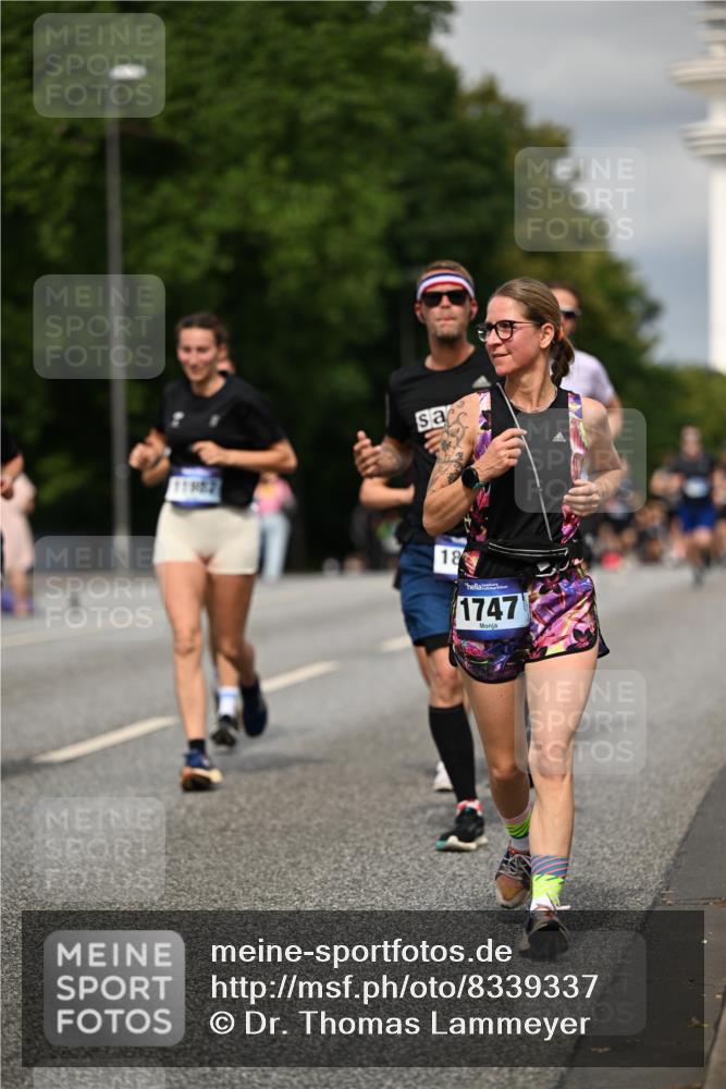 29.06.2025 - hella hamburg halbmarathon Dr. Thomas Lammeyer http://msf.ph/oto/8339337 29.06.2025 10:17:57 Kennedybrücke 1747, 2891, 4001, 4032, 4795, 4962, 5631, 5719, 6089, 7462, 7802, 7913, 8001, 8673, 9141, 9631, 9845, 9886, 10442, 10443, 11355 meine-sportfotos.de
