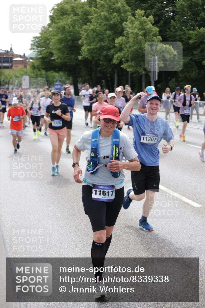 29.06.2025 - hella hamburg halbmarathon Jannik Wohlers http://msf.ph/oto/8339338 29.06.2025 10:41:36 Lombardsbrücke 1039, 1648, 1712, 1752, 2145, 2523, 2974, 3276, 3326, 3459, 3460, 3568, 4329, 4735, 4736, 5671, 6136, 6137, 6153, 6320, 6430, 6436, 6837, 6846, 7955, 8443, 8908, 9008, 9223, 9467, 10027, 10623, 11017, 11024, 11207, 11617, 11659, 11840, 11841, 12162, 12682, 12715, 12725, 12801, 12802, 13715, 13772, 14043, 14129, 14158, 14381, 14486, 14530, 14872, 14929, 15311, 15863, 16743, 17423, 17541, 18137, 18940 meine-sportfotos.de