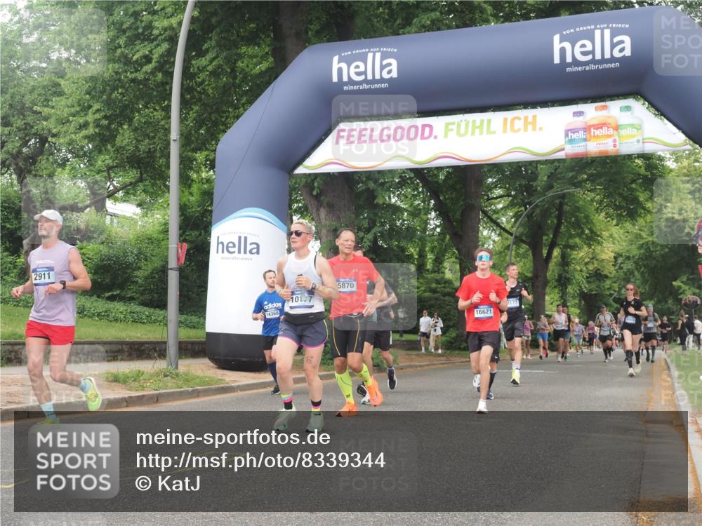 29.06.2025 - hella hamburg halbmarathon KatJ http://msf.ph/oto/8339344 29.06.2025 10:48:17 Zwischen KM18-KM19 2911, 5613, 5870, 7306, 8177, 8590 meine-sportfotos.de