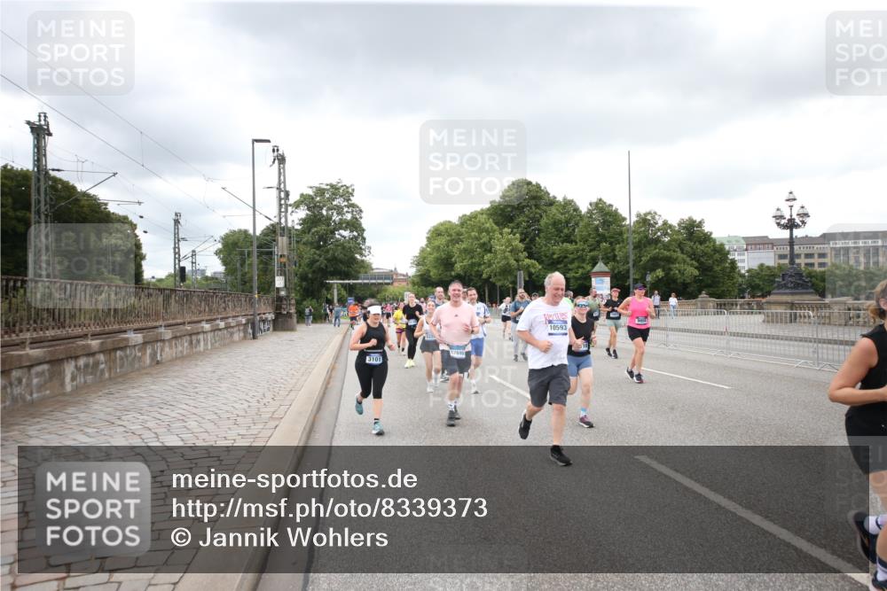 29.06.2025 - hella hamburg halbmarathon Jannik Wohlers http://msf.ph/oto/8339373 29.06.2025 10:55:21 Lombardsbrücke 1616, 3101, 3244, 4265, 4470, 4896, 5220, 5222, 5575, 6055, 6056, 6113, 6257, 6594, 7548, 7969, 8110, 8527, 8532, 8533, 8648, 9548, 9614, 9618, 9861, 9865, 9956, 10094, 10436, 10438, 10449, 10593, 11903, 11962, 11963, 12695, 13504, 14124, 14492, 15081, 15116, 15289, 15763, 15764, 16336, 16651, 16768, 16926, 17168, 17392, 18195, 18907 meine-sportfotos.de