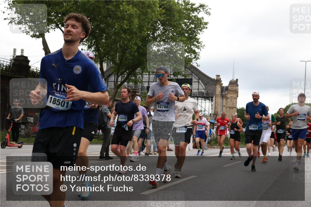 29.06.2025 - hella hamburg halbmarathon Yannick Fuchs http://msf.ph/oto/8339378 29.06.2025 10:52:04 20KM 1595, 1611, 2025, 2488, 2656, 2840, 2907, 3093, 3251, 3859, 4319, 4426, 4467, 4502, 4632, 4708, 4833, 5277, 5341, 5926, 6104, 6138, 6147, 6592, 6595, 7082, 7138, 7189, 8322, 8585, 9230, 9316, 9485, 10788, 11645, 12378, 12585, 12879, 13465, 13816, 13880, 14266, 14571, 15217, 15434, 15527, 16531, 17405, 17415, 17827, 18068, 18180, 18492, 18501, 18587, 18762, 18891 meine-sportfotos.de