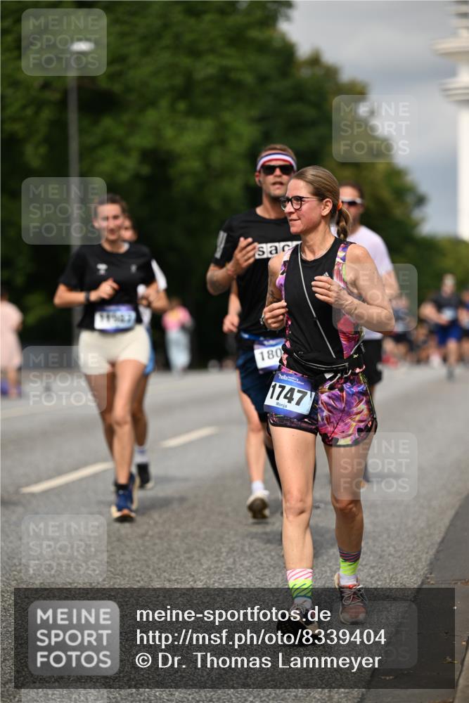 29.06.2025 - hella hamburg halbmarathon Dr. Thomas Lammeyer http://msf.ph/oto/8339404 29.06.2025 10:17:57 Kennedybrücke 1747, 2891, 4001, 4032, 4795, 4962, 5631, 5719, 6089, 7462, 7802, 7913, 8001, 8673, 9141, 9631, 9845, 9886, 10442, 10443, 11355 meine-sportfotos.de