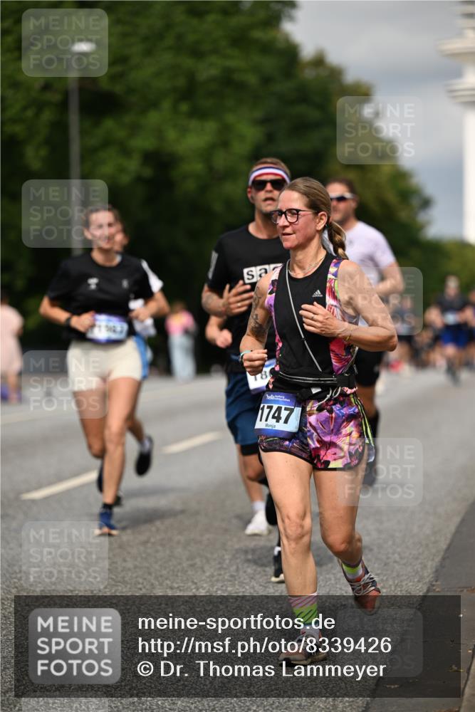 29.06.2025 - hella hamburg halbmarathon Dr. Thomas Lammeyer http://msf.ph/oto/8339426 29.06.2025 10:17:57 Kennedybrücke 1747, 2891, 4001, 4032, 4795, 4962, 5631, 5719, 6089, 7462, 7802, 7913, 8001, 8673, 9141, 9631, 9845, 9886, 10442, 10443, 11355 meine-sportfotos.de
