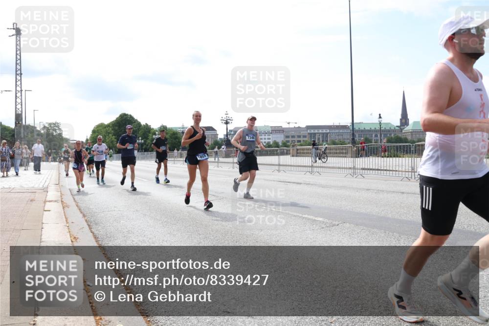29.06.2025 - hella hamburg halbmarathon Lena Gebhardt http://msf.ph/oto/8339427 29.06.2025 10:13:24 Lombardsbrücke 1859, 7346, 1007, 1747, 1859, 2055, 2721, 2904, 2942, 2961, 3218, 3360, 3728, 3729, 4187, 4532, 4795, 4950, 5232, 5546, 6026, 6489, 6717, 6724, 7346, 7446, 7447, 7460, 7873, 7913, 8279, 8398, 8405, 8913, 9128, 9141, 9527, 9612, 10402, 12492, 12928, 12929, 13331, 13928, 14404, 15531, 15663, 15922, 16030, 16255, 16437, 16491, 17472, 17474, 17699, 17988, 18048, 18222, 18231, 18320, 18732 meine-sportfotos.de
