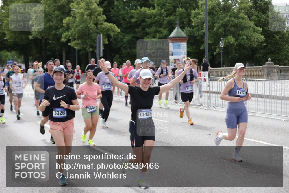 29.06.2025 - hella hamburg halbmarathon Jannik Wohlers http://msf.ph/oto/8339466 29.06.2025 10:41:38 Lombardsbrücke 1039, 1648, 1752, 2145, 2523, 2974, 3276, 3326, 3459, 3460, 3568, 4329, 4735, 4736, 4885, 5671, 6136, 6137, 6153, 6430, 6436, 6837, 6846, 7955, 8908, 9008, 9223, 9467, 10027, 10623, 11017, 11024, 11207, 11617, 11659, 11840, 11841, 12162, 12682, 12715, 12725, 12801, 12802, 13205, 13715, 13772, 14129, 14158, 14381, 14486, 14530, 14872, 14929, 15311, 16743, 17423, 17541, 18137, 18940 meine-sportfotos.de