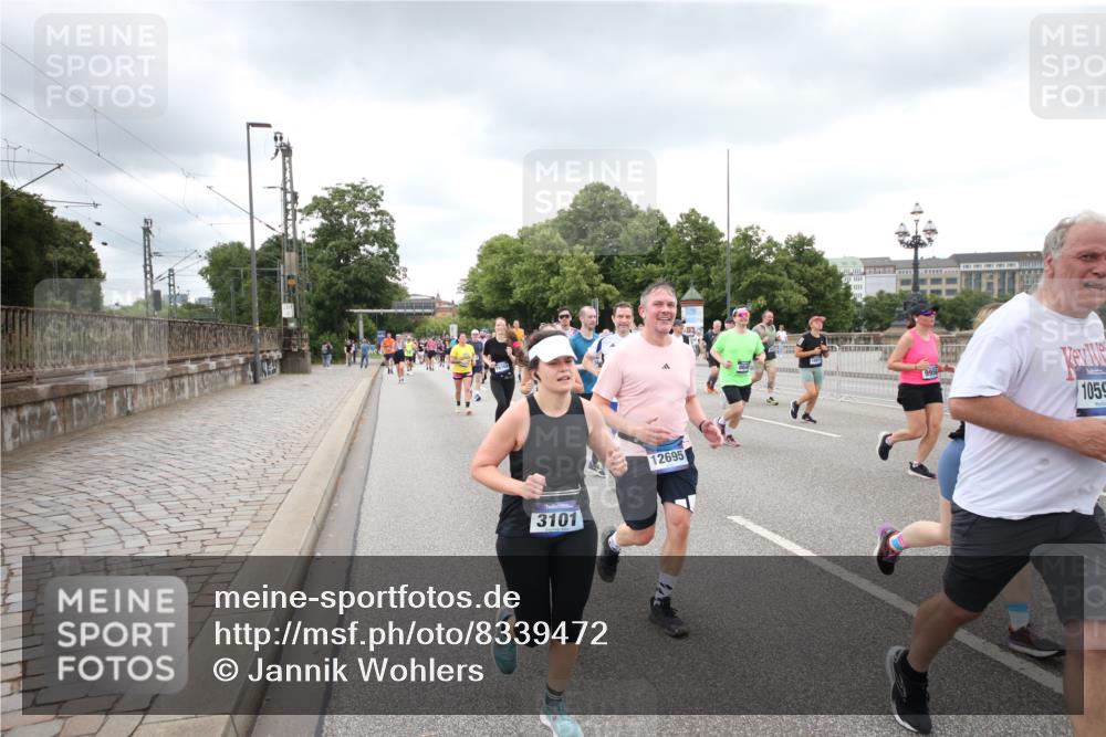 29.06.2025 - hella hamburg halbmarathon Jannik Wohlers http://msf.ph/oto/8339472 29.06.2025 10:55:22 Lombardsbrücke 1616, 3101, 3244, 4265, 4470, 4896, 5220, 5222, 5575, 6055, 6056, 6113, 6257, 6594, 7548, 7969, 8110, 8527, 8532, 8533, 8648, 9548, 9861, 9865, 9956, 10094, 10436, 10438, 10449, 10593, 11903, 11962, 11963, 12695, 13504, 14124, 14492, 15081, 15116, 15289, 15763, 15764, 16336, 16651, 16768, 16926, 17038, 17039, 17168, 17392, 18195, 18907 meine-sportfotos.de