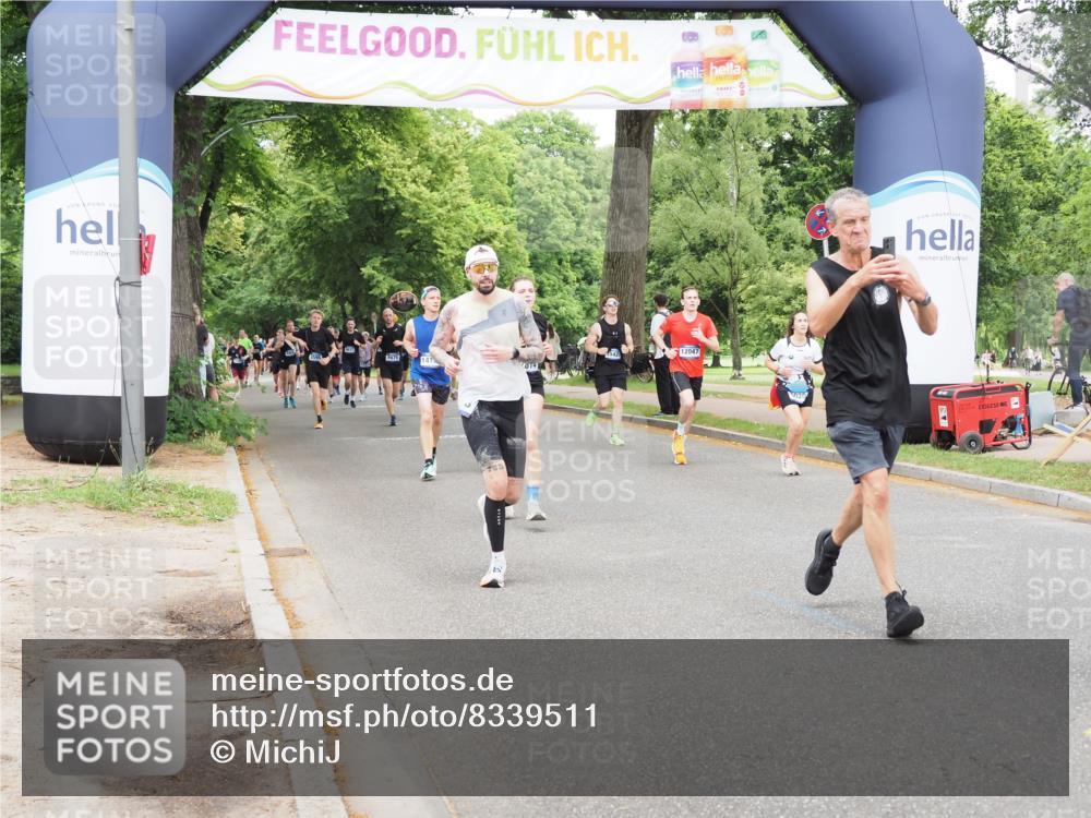 29.06.2025 - hella hamburg halbmarathon MichiJ http://msf.ph/oto/8339511 29.06.2025 10:39:46 Zwischen KM18-KM19 2814, 5008, 5020, 5093, 6198, 7383, 9145, 12519, 14198, 14286, 15727 meine-sportfotos.de