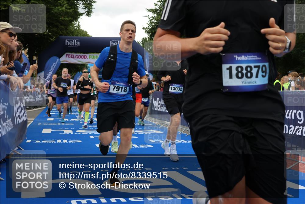 29.06.2025 - hella hamburg halbmarathon Strokosch-Dieckow http://msf.ph/oto/8339515 29.06.2025 10:53:56 Ziel 1151, 1706, 1815, 1870, 2432, 3096, 6356, 6374, 6481, 7395, 7918, 7973, 8394, 9032, 10891, 11499, 11789, 12379, 12413, 13032, 13869, 14026, 14175, 16477, 16538, 17348, 18308, 18418, 18831, 18879, 18915, 19177 meine-sportfotos.de