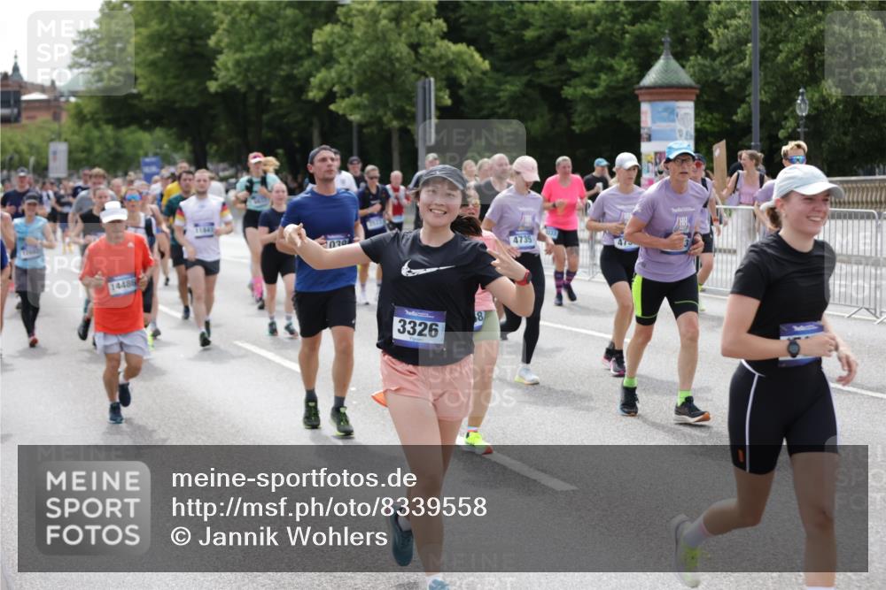 29.06.2025 - hella hamburg halbmarathon Jannik Wohlers http://msf.ph/oto/8339558 29.06.2025 10:41:38 Lombardsbrücke 1039, 1648, 1752, 2145, 2523, 2974, 3276, 3326, 3459, 3460, 3568, 4329, 4735, 4736, 4885, 5671, 6136, 6137, 6153, 6430, 6436, 6837, 6846, 7955, 8908, 9008, 9223, 9467, 10027, 10623, 11017, 11024, 11207, 11617, 11659, 11840, 11841, 12162, 12682, 12715, 12725, 12801, 12802, 13205, 13715, 13772, 14129, 14158, 14381, 14486, 14530, 14872, 14929, 15311, 16743, 17423, 17541, 18137, 18940 meine-sportfotos.de