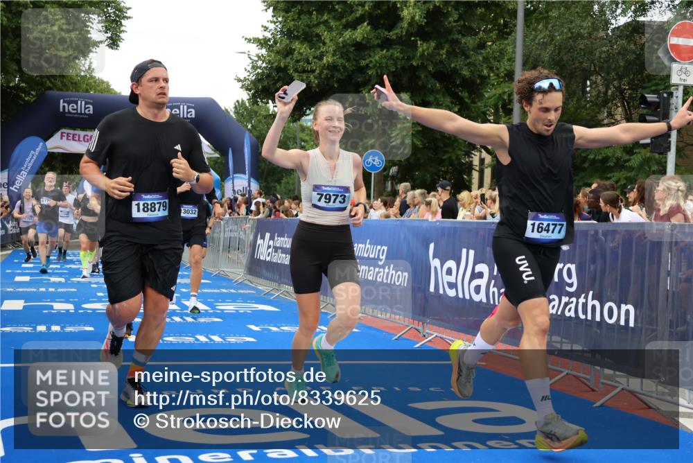 29.06.2025 - hella hamburg halbmarathon Strokosch-Dieckow http://msf.ph/oto/8339625 29.06.2025 10:53:55 Ziel 1151, 1706, 1815, 1870, 2432, 3096, 6260, 6356, 6374, 6481, 7395, 7918, 7973, 8394, 9032, 9922, 10891, 11789, 12413, 13032, 13869, 14026, 14175, 15502, 16477, 16538, 17348, 18308, 18418, 18487, 18759, 18831, 18879, 18915, 19177 meine-sportfotos.de