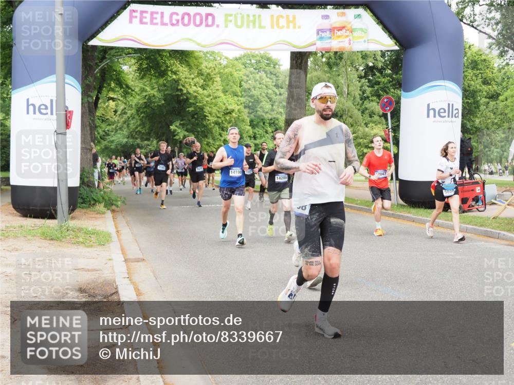 29.06.2025 - hella hamburg halbmarathon MichiJ http://msf.ph/oto/8339667 29.06.2025 10:39:47 Zwischen KM18-KM19 1657, 2814, 5008, 5020, 5093, 6198, 7383, 9145, 12519, 14198, 14286, 15427, 15727 meine-sportfotos.de