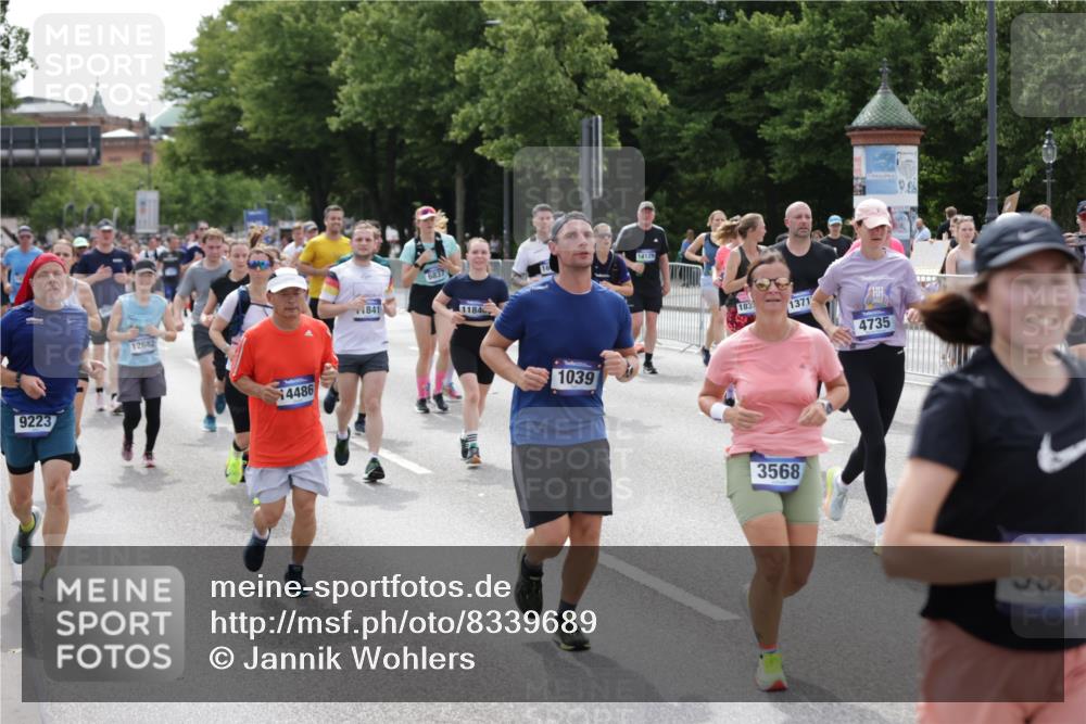 29.06.2025 - hella hamburg halbmarathon Jannik Wohlers http://msf.ph/oto/8339689 29.06.2025 10:41:40 Lombardsbrücke 1039, 1648, 1752, 2145, 2523, 2974, 3276, 3326, 3459, 3460, 3568, 4329, 4735, 4736, 4885, 5671, 6136, 6137, 6153, 6430, 6436, 6837, 6846, 6917, 7357, 8014, 8908, 9008, 9223, 9467, 10027, 10623, 10734, 11017, 11024, 11207, 11617, 11659, 11840, 11841, 12162, 12682, 12715, 12725, 12801, 12802, 13205, 13715, 14129, 14158, 14381, 14486, 14530, 15311, 16743, 17423, 17541, 18137, 18940 meine-sportfotos.de