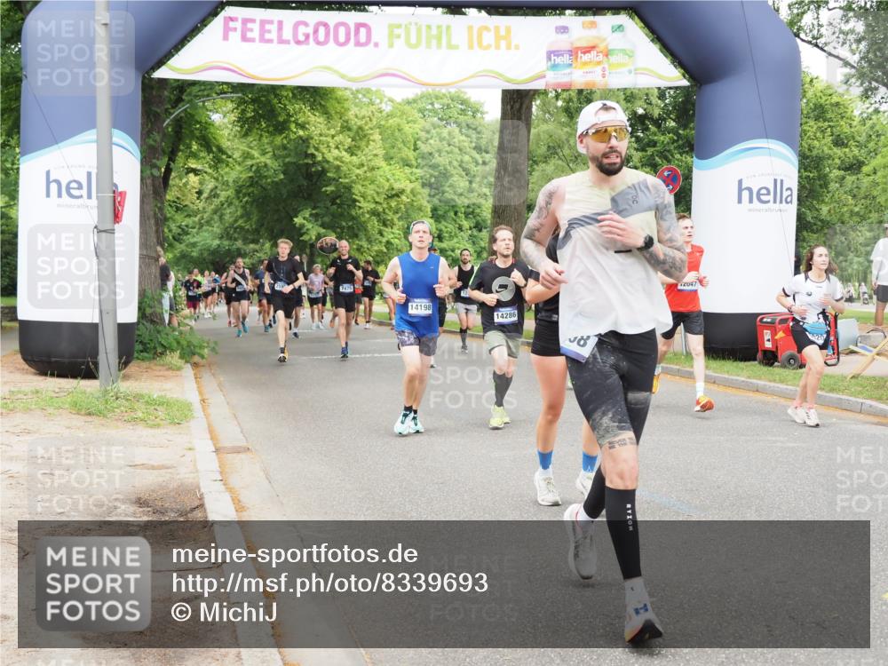 29.06.2025 - hella hamburg halbmarathon MichiJ http://msf.ph/oto/8339693 29.06.2025 10:39:47 Zwischen KM18-KM19 1657, 2814, 5008, 5020, 5093, 6198, 7383, 9145, 12519, 14198, 14286, 15427, 15727 meine-sportfotos.de
