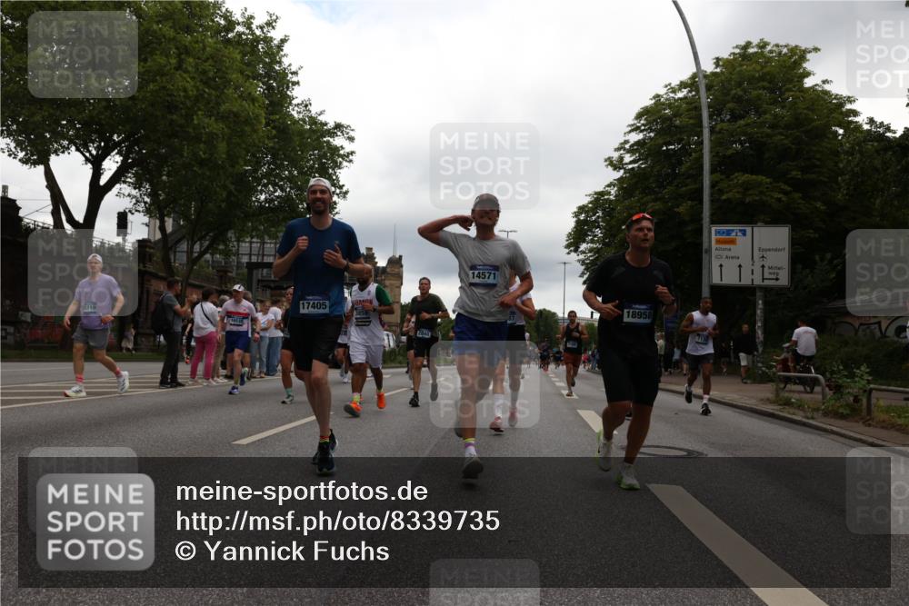 29.06.2025 - hella hamburg halbmarathon Yannick Fuchs http://msf.ph/oto/8339735 29.06.2025 10:52:06 20KM 1595, 1611, 1833, 2488, 2656, 2840, 2907, 3251, 3859, 4319, 4426, 4467, 4502, 4632, 4708, 4833, 5277, 5341, 5926, 6104, 6138, 6147, 6592, 6595, 7082, 7138, 7189, 8322, 8585, 9230, 9316, 9485, 10788, 11394, 11645, 12378, 12585, 12879, 13816, 13880, 14266, 14571, 15217, 15434, 15527, 16531, 17405, 17415, 17827, 18068, 18180, 18492, 18501, 18587, 18762, 18891 meine-sportfotos.de