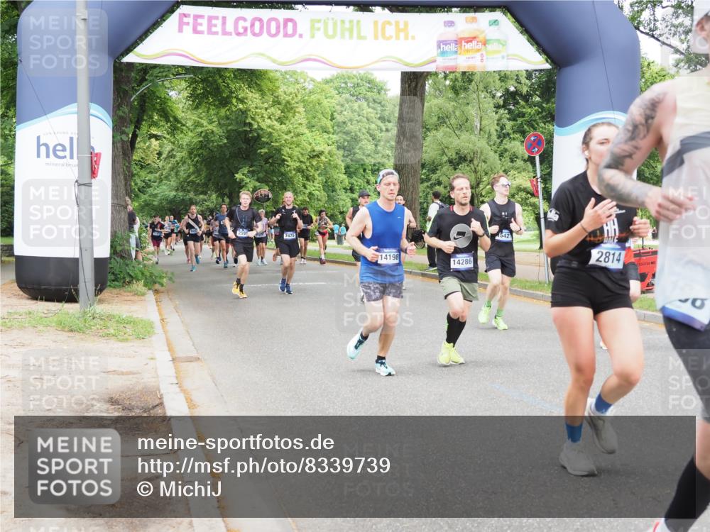 29.06.2025 - hella hamburg halbmarathon MichiJ http://msf.ph/oto/8339739 29.06.2025 10:39:48 Zwischen KM18-KM19 1657, 2814, 5008, 5020, 5093, 6198, 7383, 9145, 12519, 14198, 14286, 15427 meine-sportfotos.de