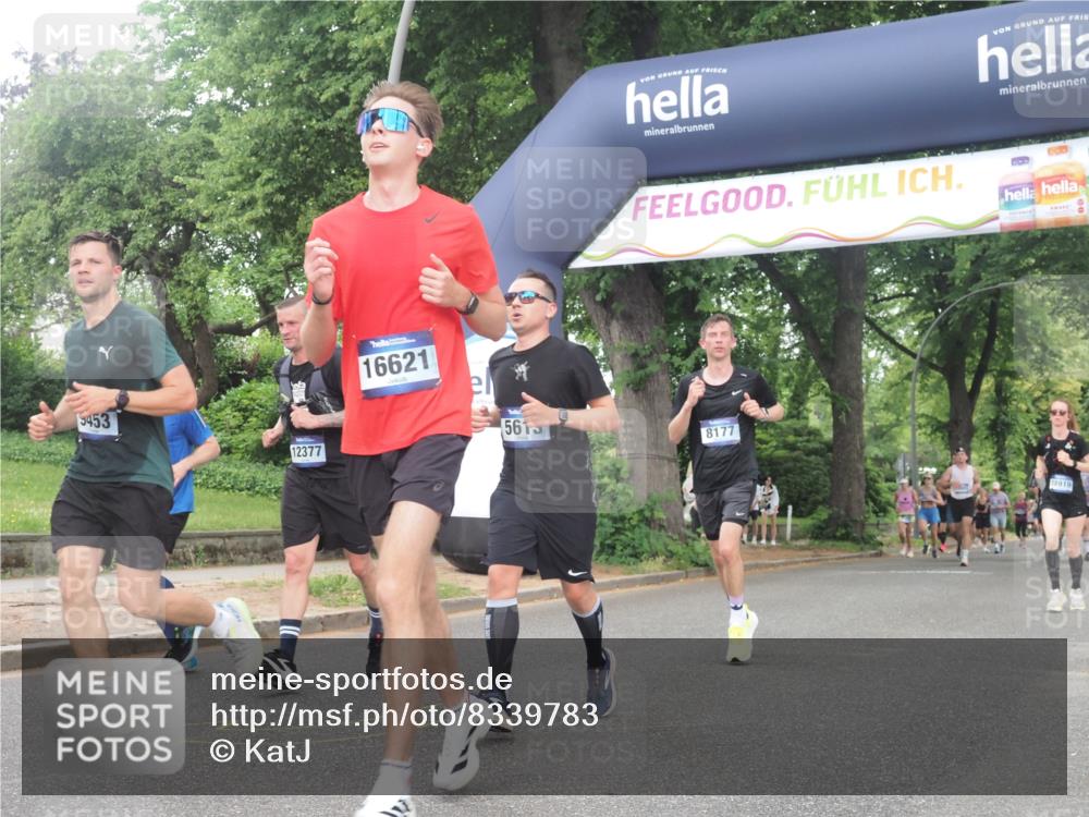 29.06.2025 - hella hamburg halbmarathon KatJ http://msf.ph/oto/8339783 29.06.2025 10:48:19 Zwischen KM18-KM19 2911, 5613, 5870, 7306, 8177 meine-sportfotos.de